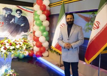 چهارمین شب برنامه «ایران 45» در شب مبعث رسول اکرم (ص) غرق نور و شادی شد