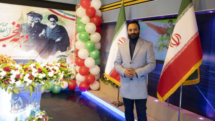 چهارمین شب برنامه «ایران 45» در شب مبعث رسول اکرم (ص) غرق نور و شادی شد