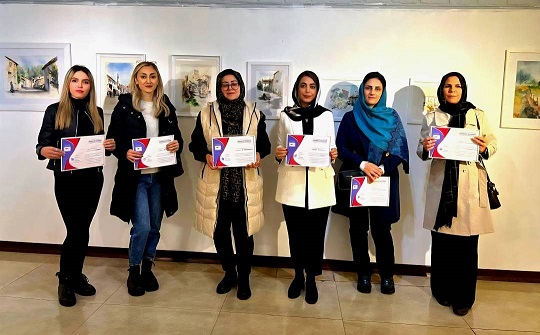 تجلیل از ۱۳ هنرمند در اختتامیه «آذرنقش»؛ گالری ژینوس میزبان آبرنگکاران