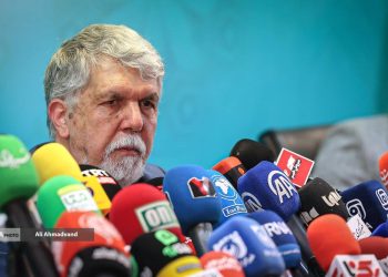 «عدم مشارکت وزیر؛ پرسشهای تازه درباره جشنواره»