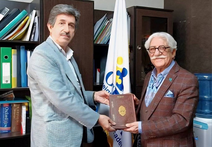 لحظهای تاریخی در روابطعمومی ایران؛ تقدیر رسمی از یک عمر خدمت