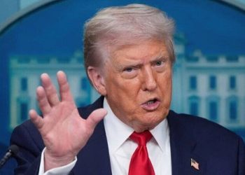 ناوهای آمریکا نزدیک شدند؛ دیپلماسی دورتر شد؟